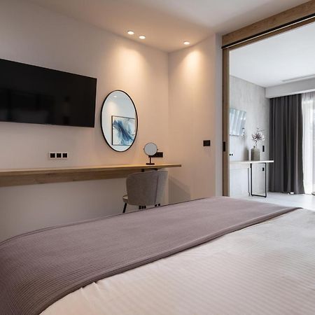 Lagomandra Luxury Suites With Private Pools Nikiti  Extérieur photo