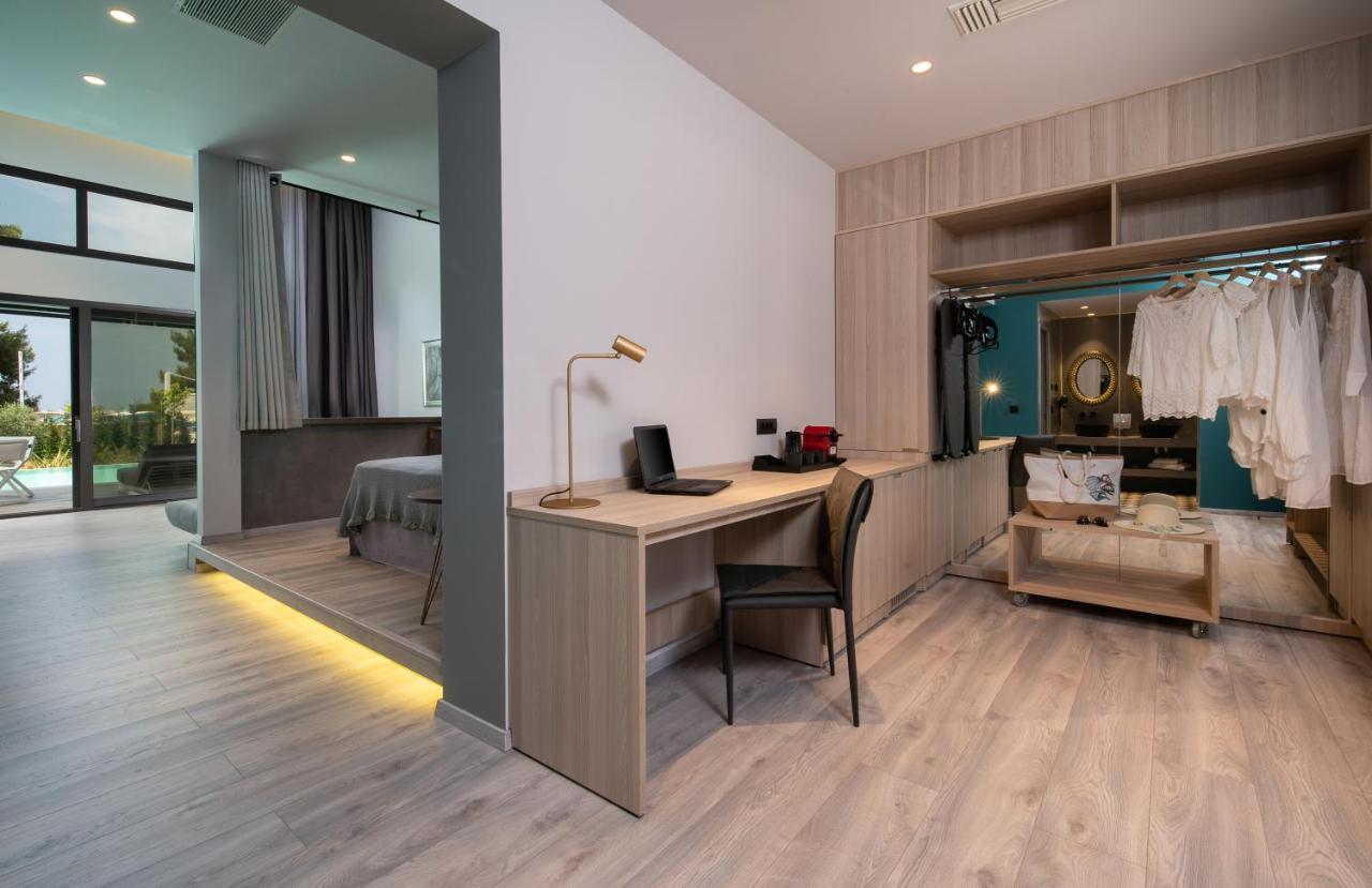 Lagomandra Luxury Suites With Private Pools Nikiti  Extérieur photo