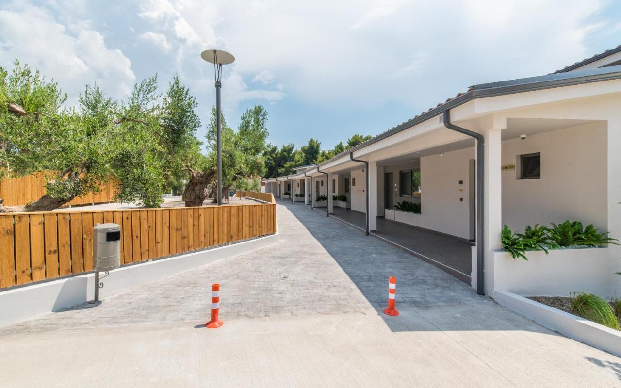 Lagomandra Luxury Suites With Private Pools Nikiti  Extérieur photo