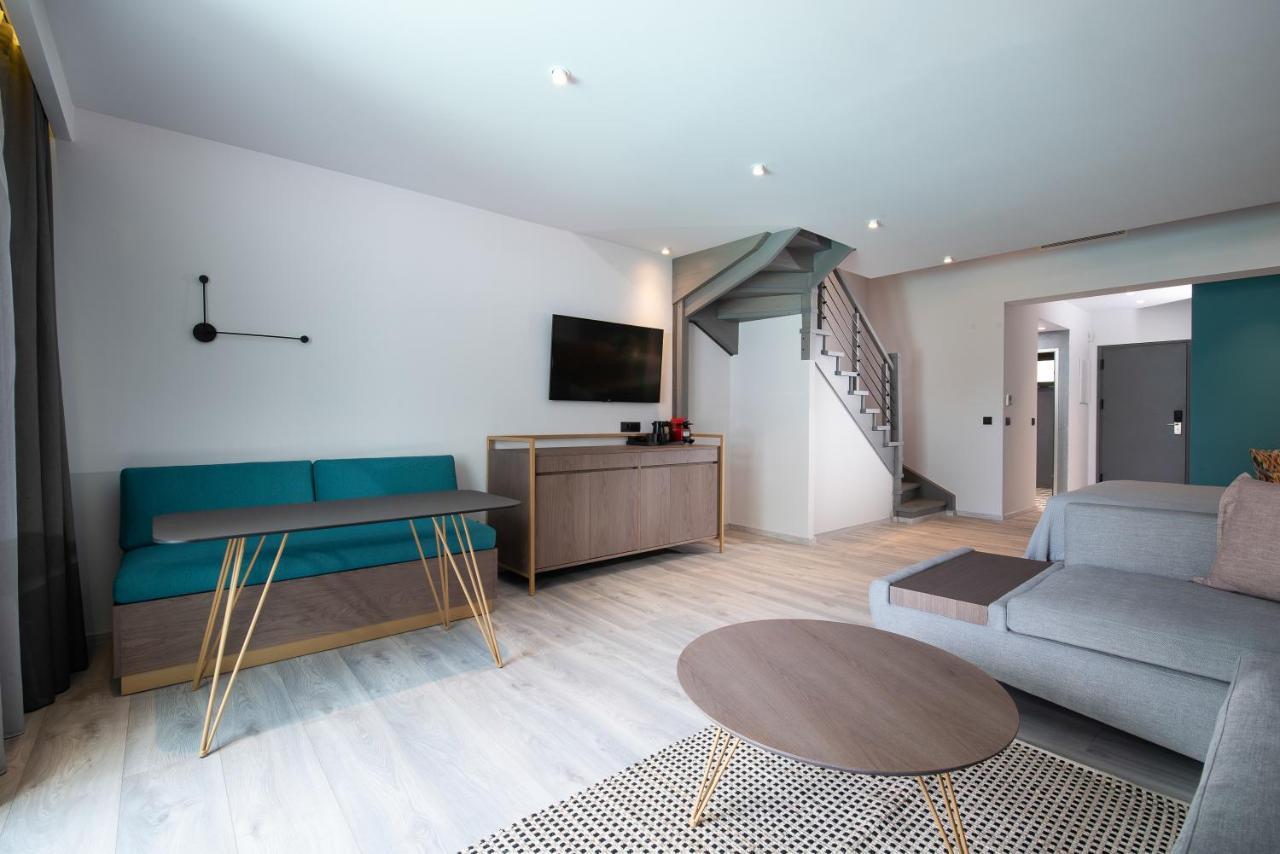 Lagomandra Luxury Suites With Private Pools Nikiti  Extérieur photo