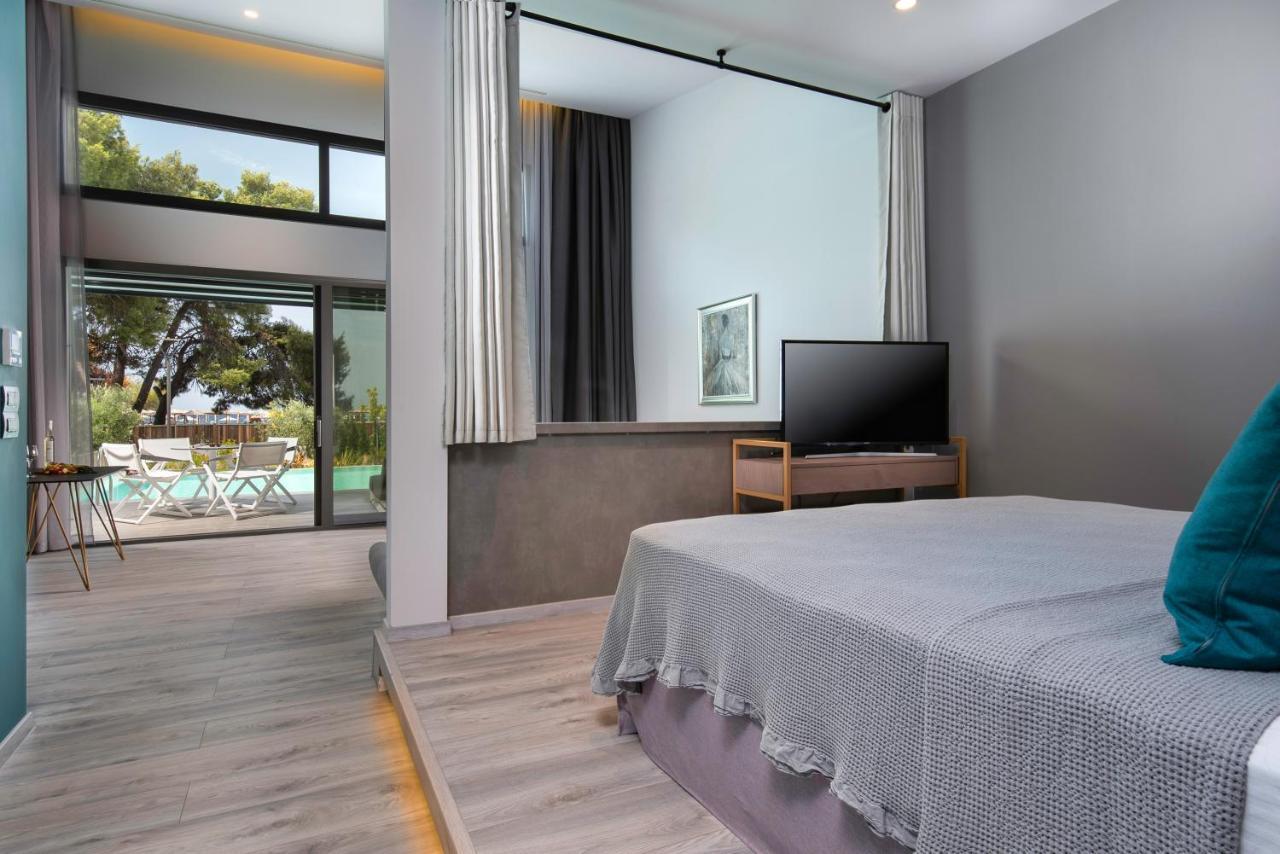 Lagomandra Luxury Suites With Private Pools Nikiti  Extérieur photo