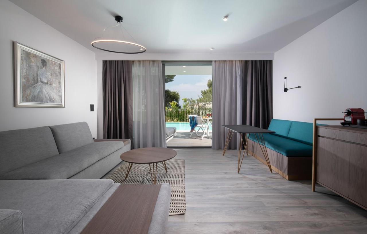 Lagomandra Luxury Suites With Private Pools Nikiti  Extérieur photo