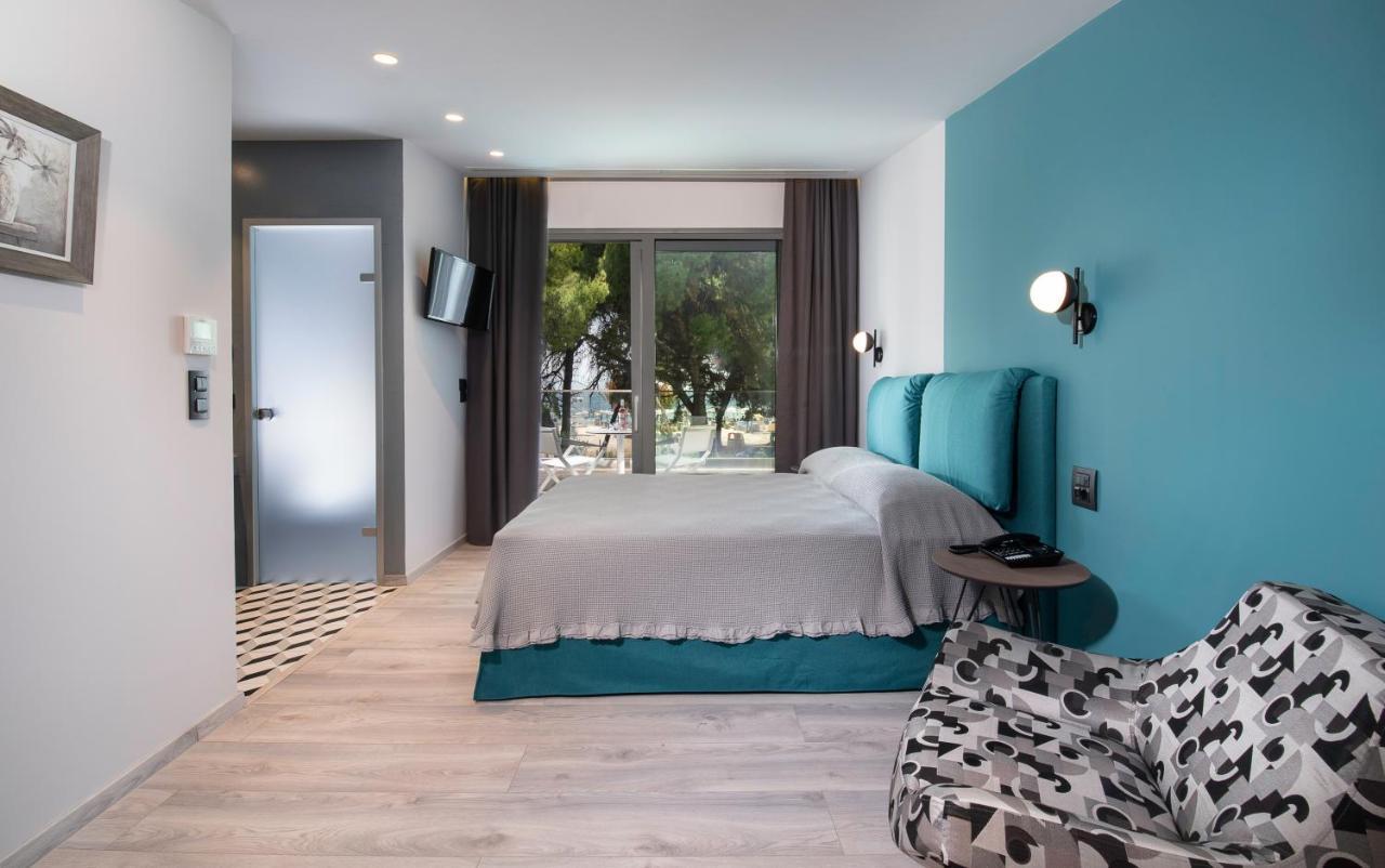 Lagomandra Luxury Suites With Private Pools Nikiti  Extérieur photo