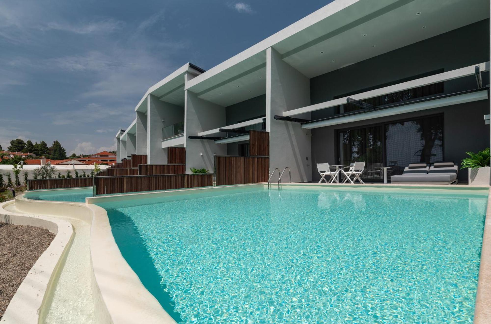 Lagomandra Luxury Suites With Private Pools Nikiti  Extérieur photo