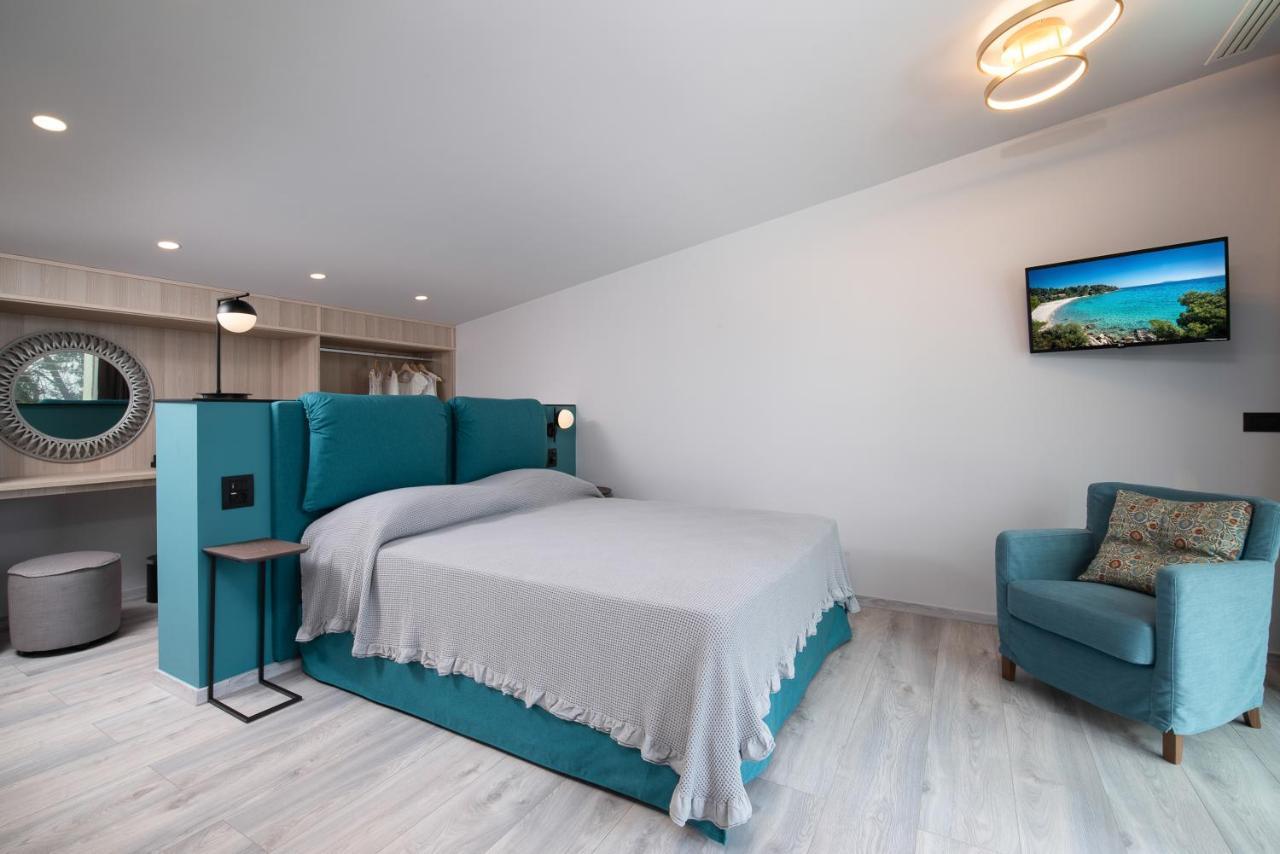 Lagomandra Luxury Suites With Private Pools Nikiti  Extérieur photo