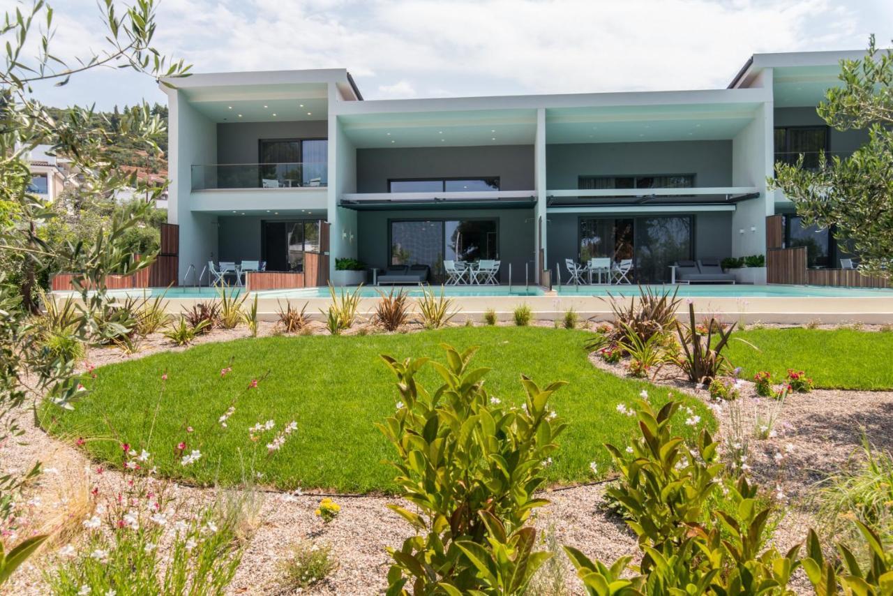 Lagomandra Luxury Suites With Private Pools Nikiti  Extérieur photo