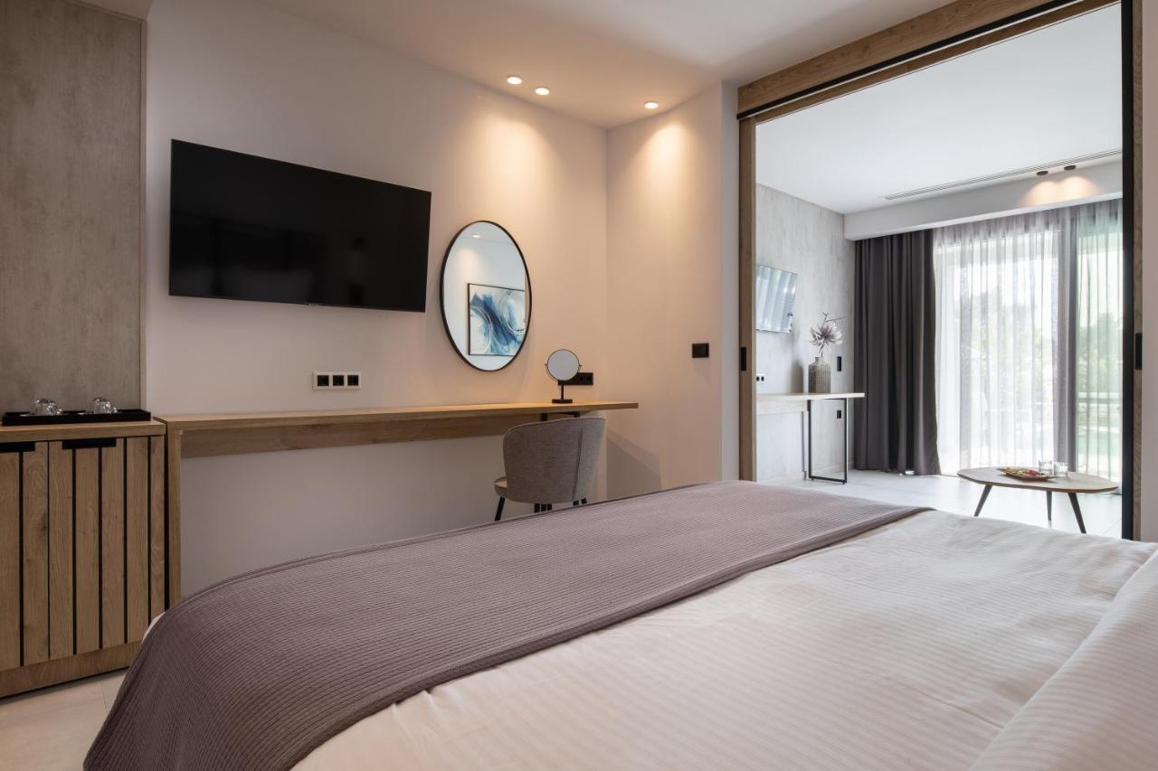 Lagomandra Luxury Suites With Private Pools Nikiti  Extérieur photo